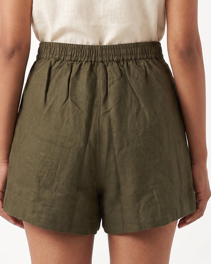 Olive linen skort with pockets, close-up of the elastic back waist